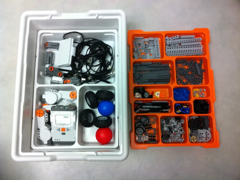 Mindstorms NXT by LEGO