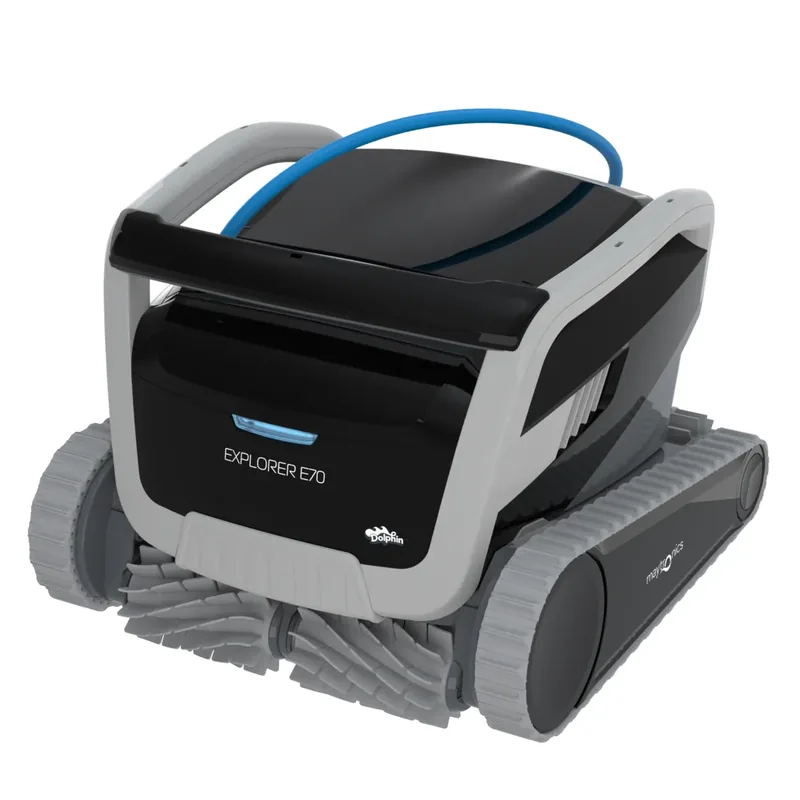 Dolphin Explorer E70 by Maytronics